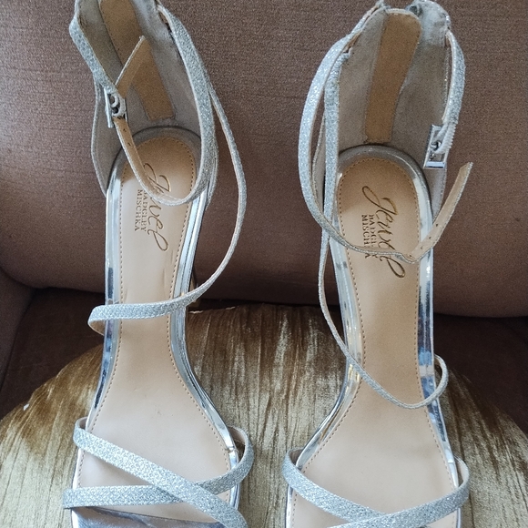 Shoes - Picture 4 of 7